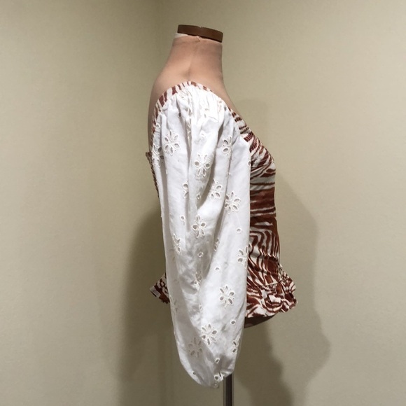 Love The Label Blouse Size Small Ivory Brown Zebra Eyelet Pattern - Picture 3 of 9